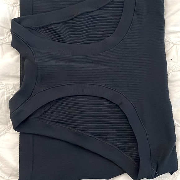 Athleta Renew Racerback Tank New Size M Navy - Picture 7 of 7